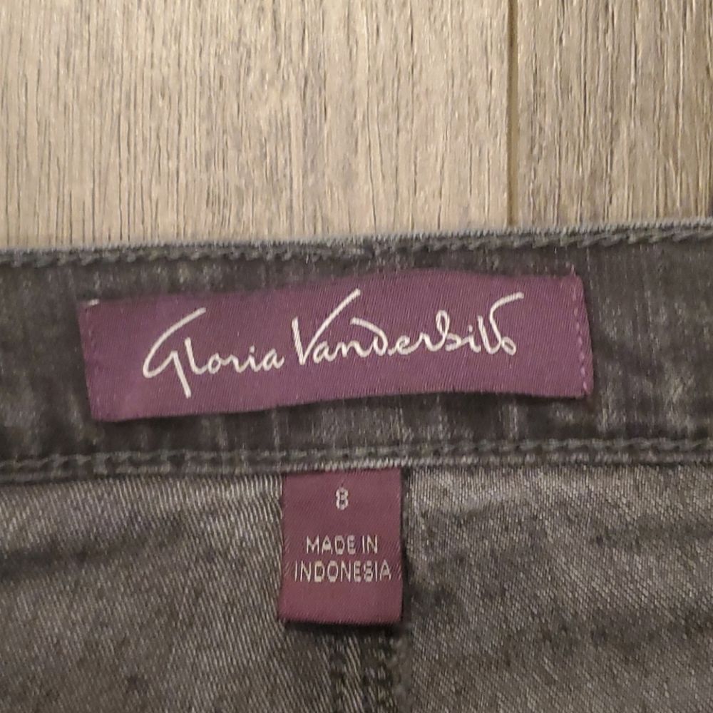 Mom Jeans Size 8 Short - Picture 2 of 5